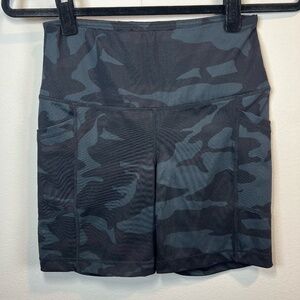 Yogalicious Lux Womens Camo Bike Shorts Black Gray Yoga Athleisure Pockets Small